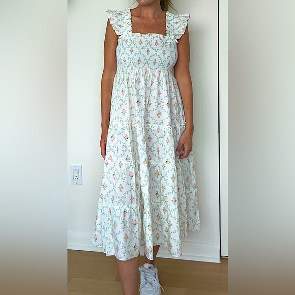 Hill House Dresses & Skirts - NWOT Hillhouse Ellie nap dress in pink/green vine floral